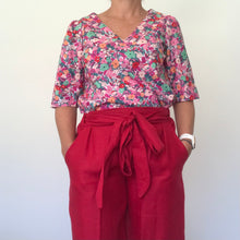 Load image into Gallery viewer, Mia Top (straight sleeve) - Floral fest pink