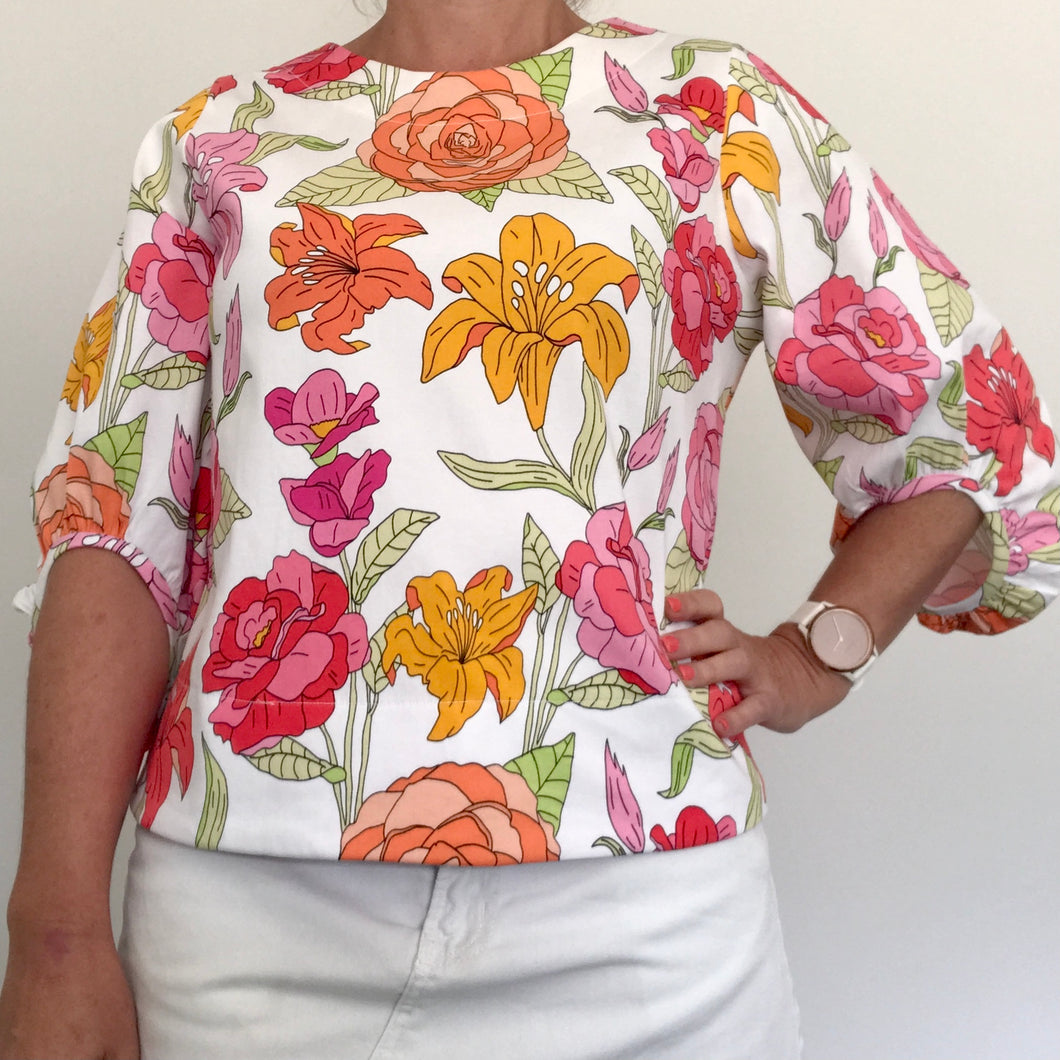 Zali top - Roses and Lillies