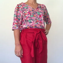 Load image into Gallery viewer, Mia Top (straight sleeve) - Floral fest pink