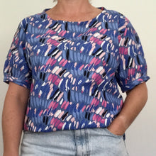 Load image into Gallery viewer, Evie top (short sleeve) - Deja Strokes