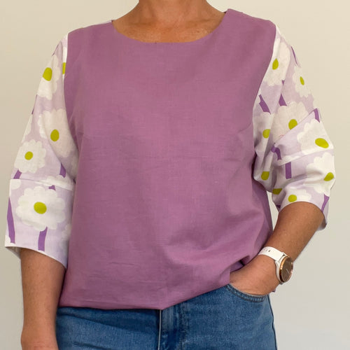 Kristina Top - Minimalist Flowers Lilac