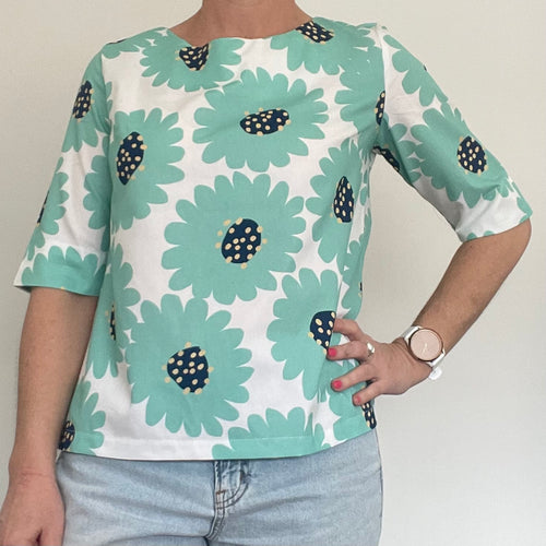 Juliet Top - Big Flowers Green