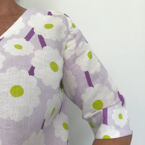 Mia Top (straight sleeve) - Minimalist Flowers Lilac