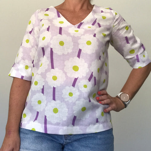 Mia Top (straight sleeve) - Minimalist Flowers Lilac